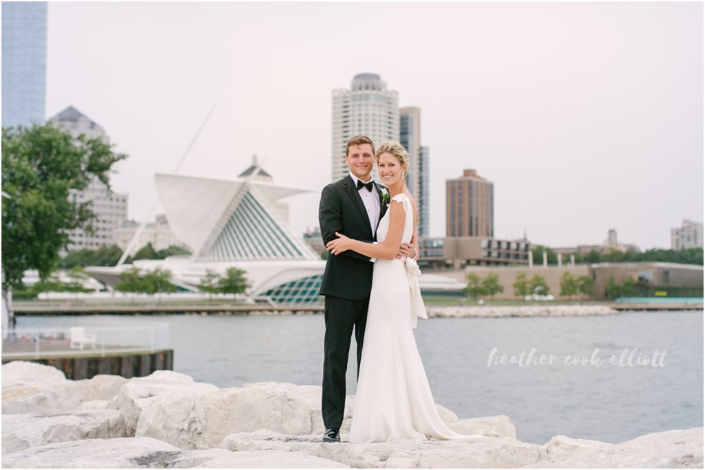 milwaukee art museum modern wedding by the lake