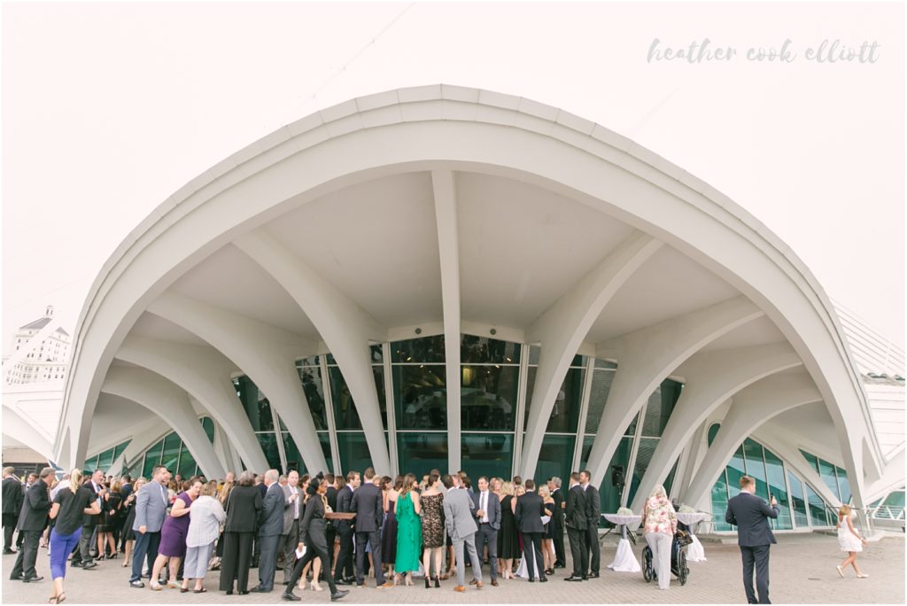 milwaukee art museum modern wedding by the lake