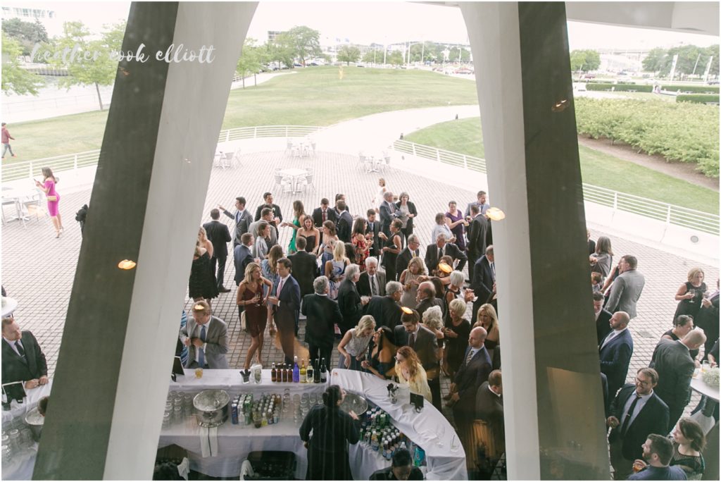 milwaukee art museum modern wedding by the lake