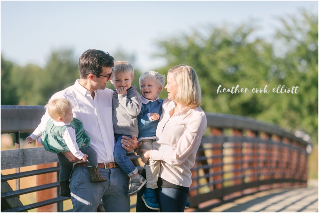 milwaukee wisconsin fall family photography in natural light