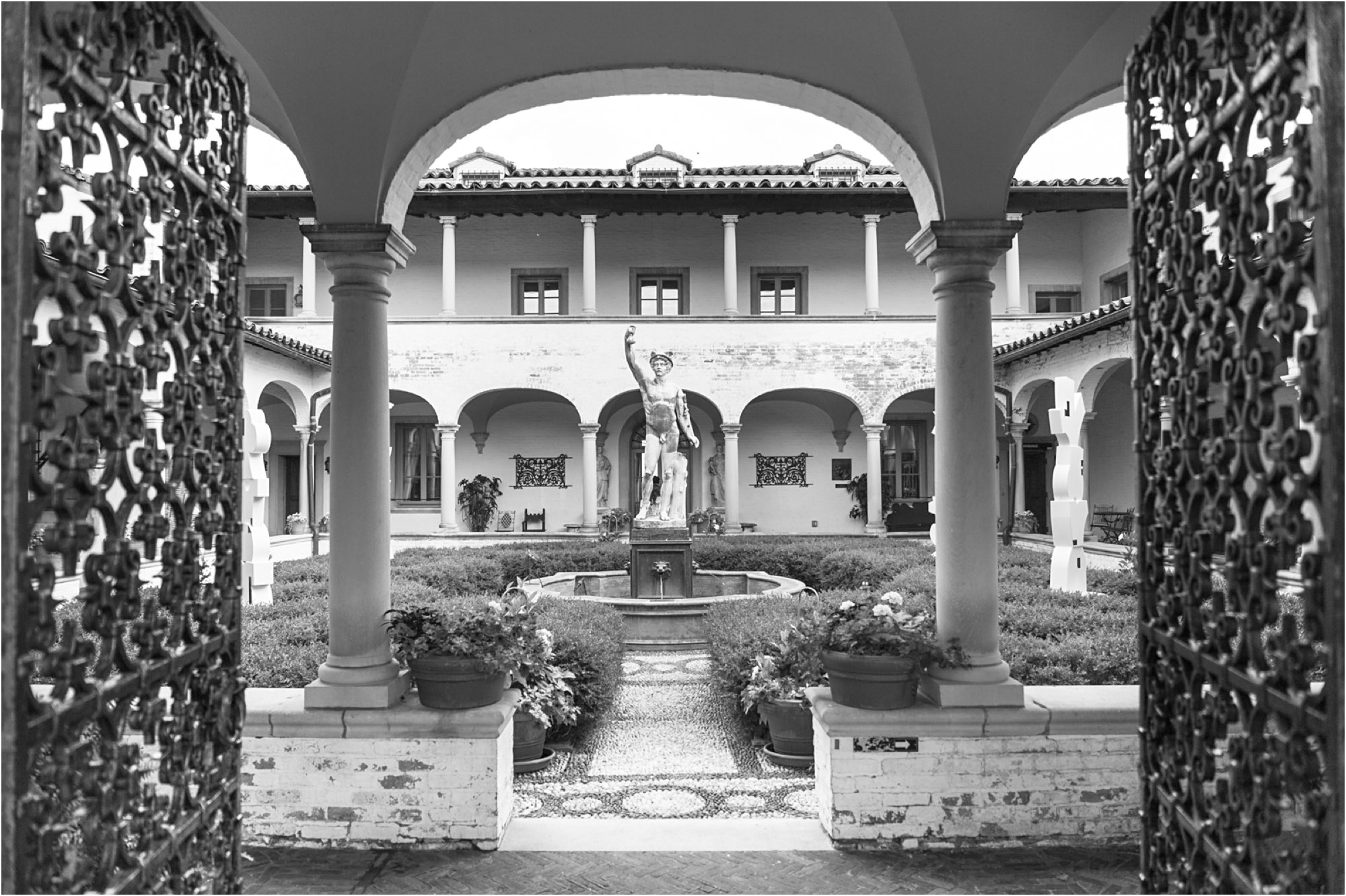 villa terrace milwaukee wedding photographer 