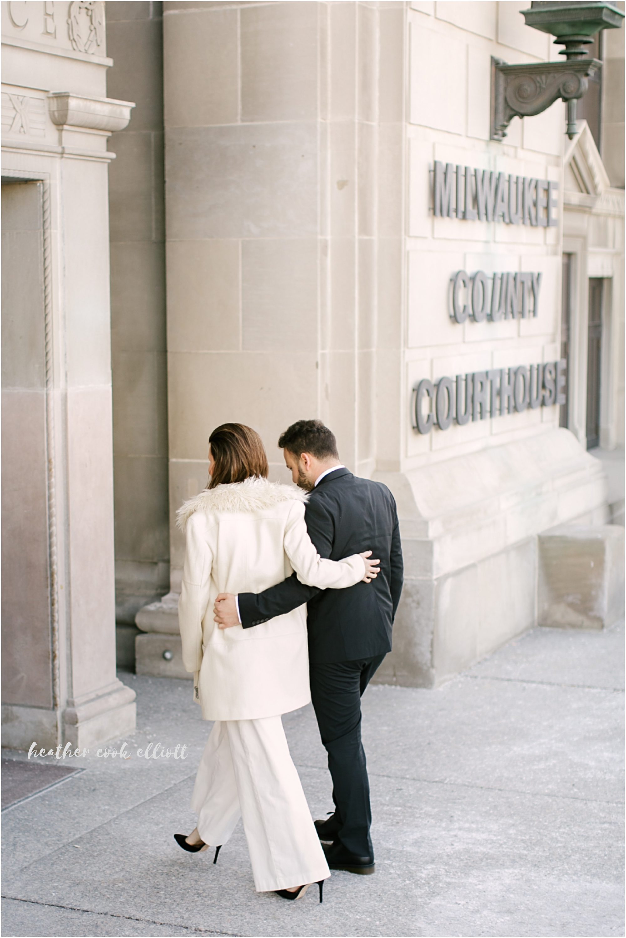 modern Milwaukee courthouse wedding black and white