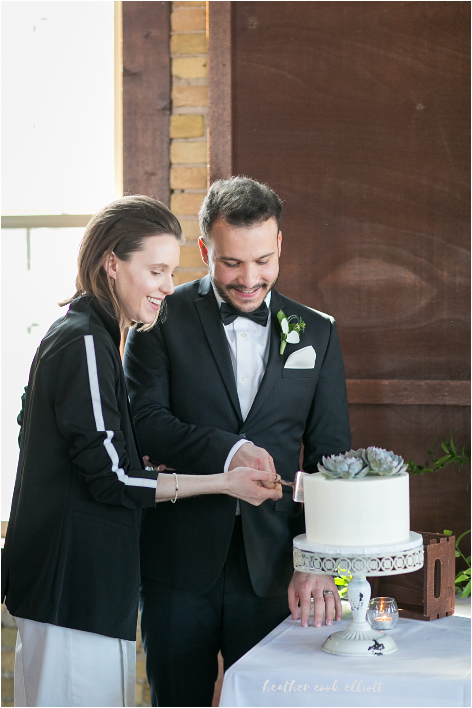 modern milwaukee brunch wedding at engine co. 3 