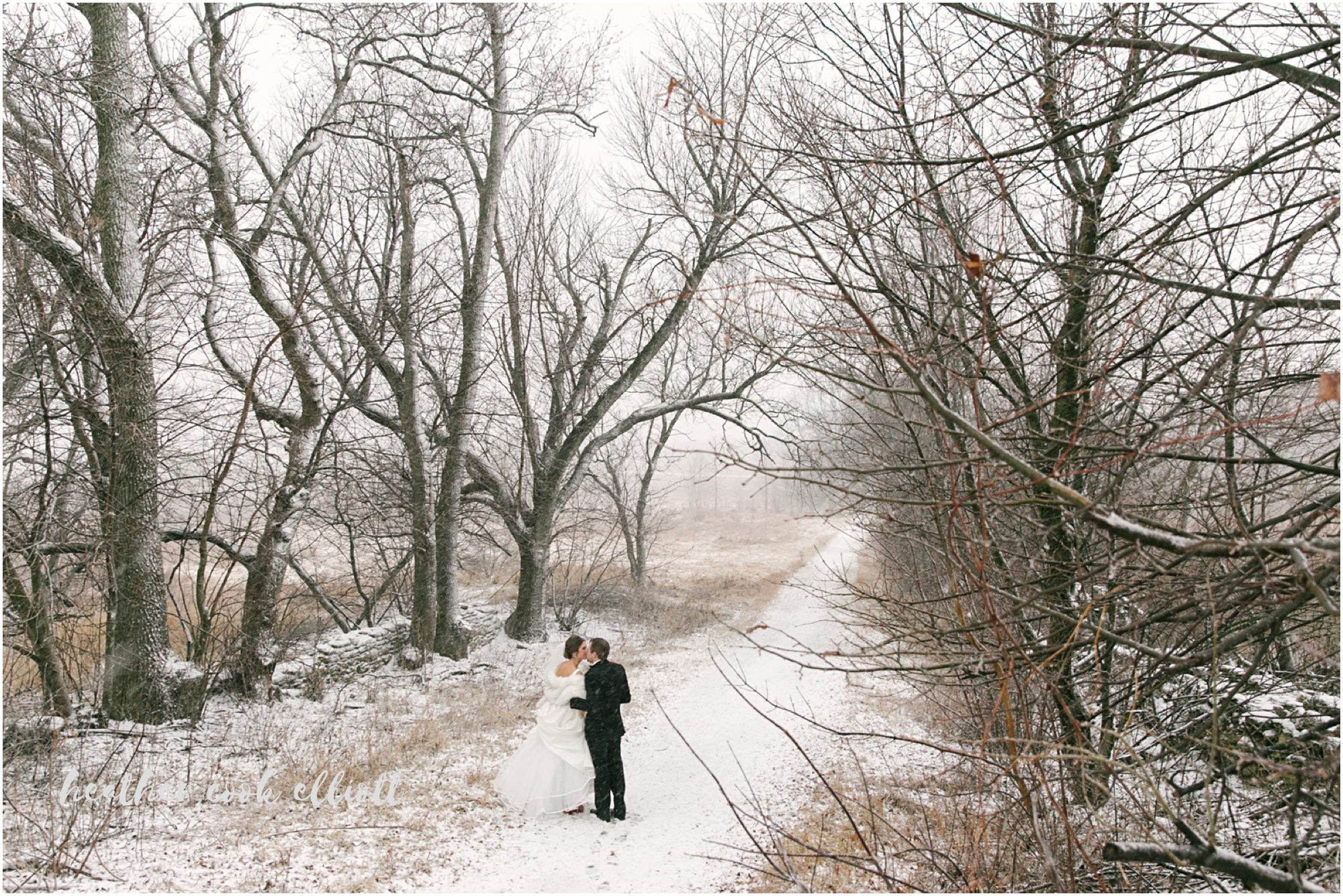 wisconsin winter NYE wedding