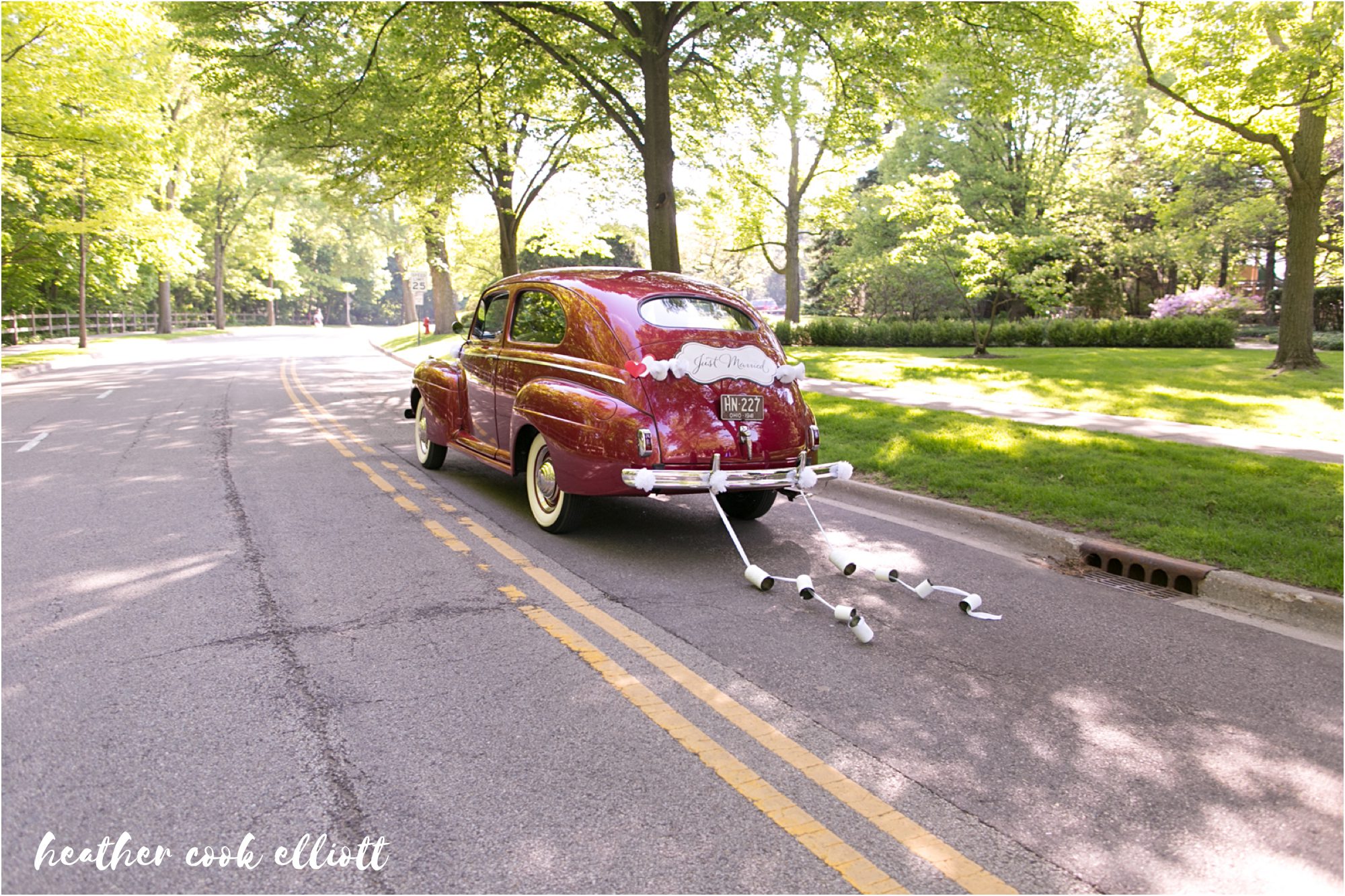 classic wedding getaway car in Chicago and Milwaukee