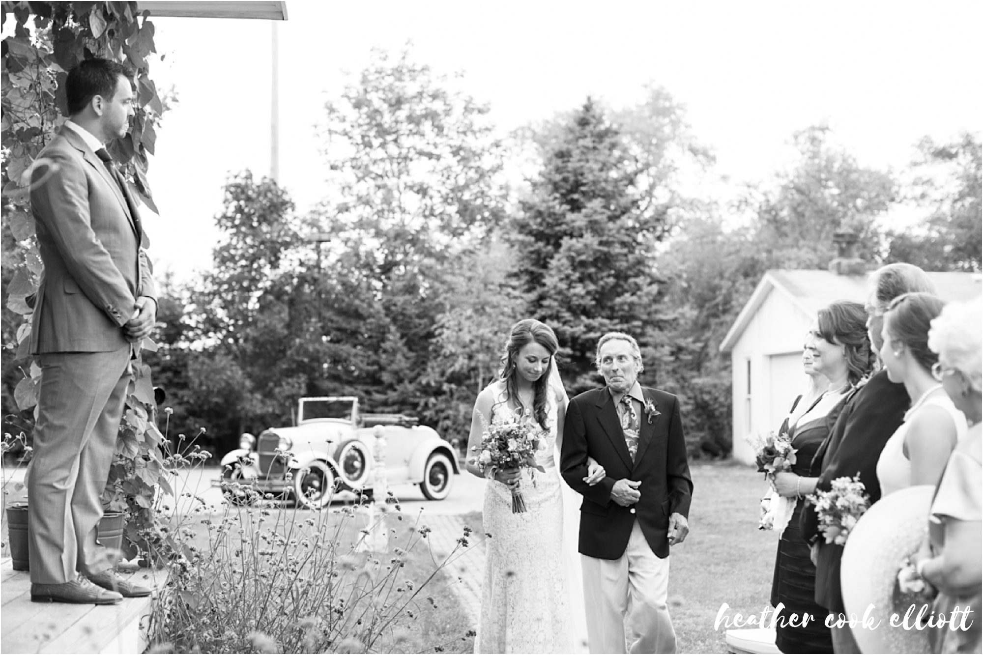 classic wedding getaway car in Chicago and Milwaukee