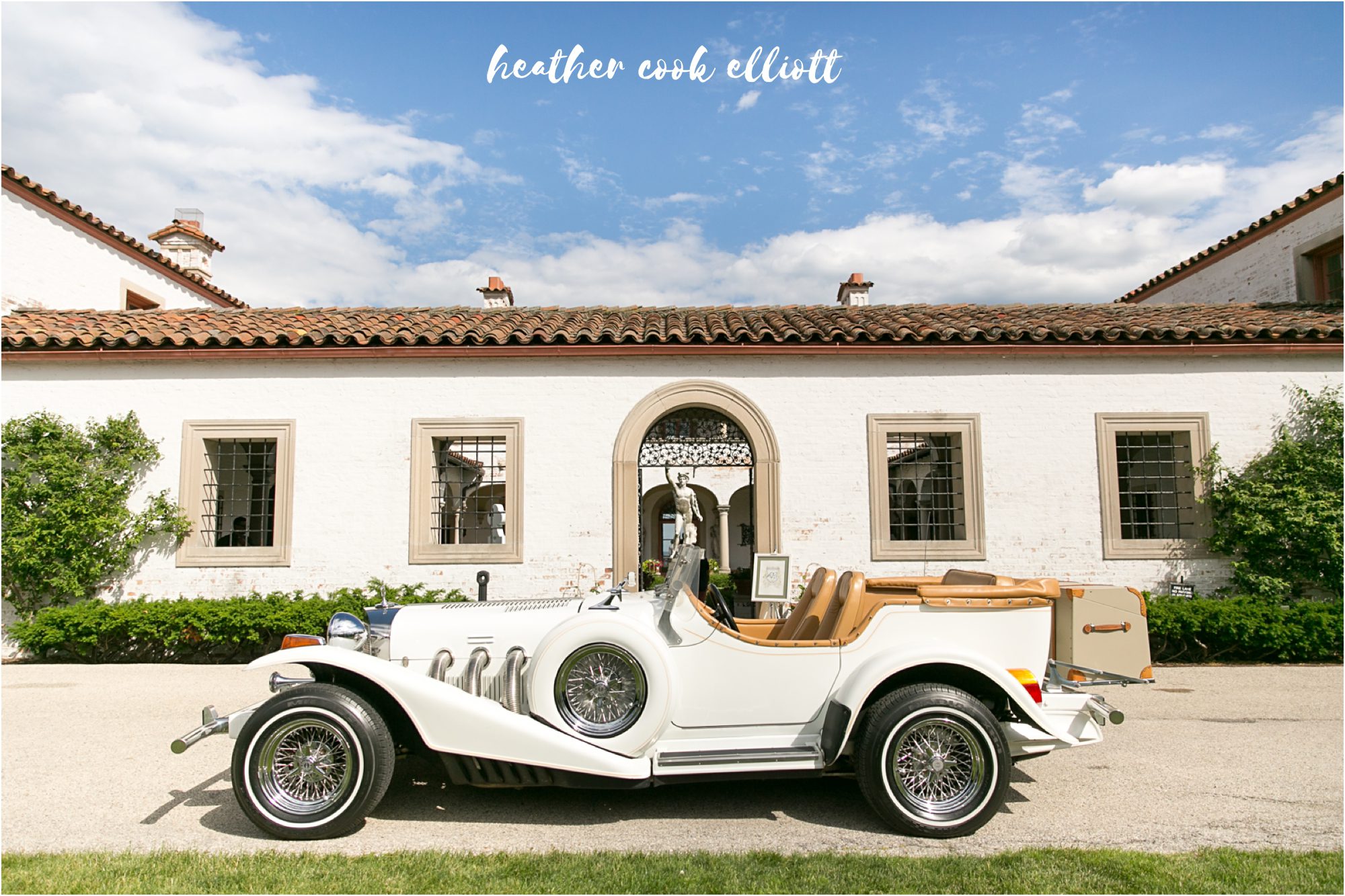 classic wedding getaway car in Chicago and Milwaukee