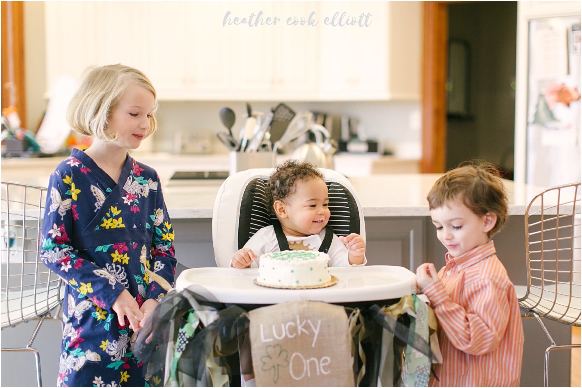 mequon family photographer at home in natural light