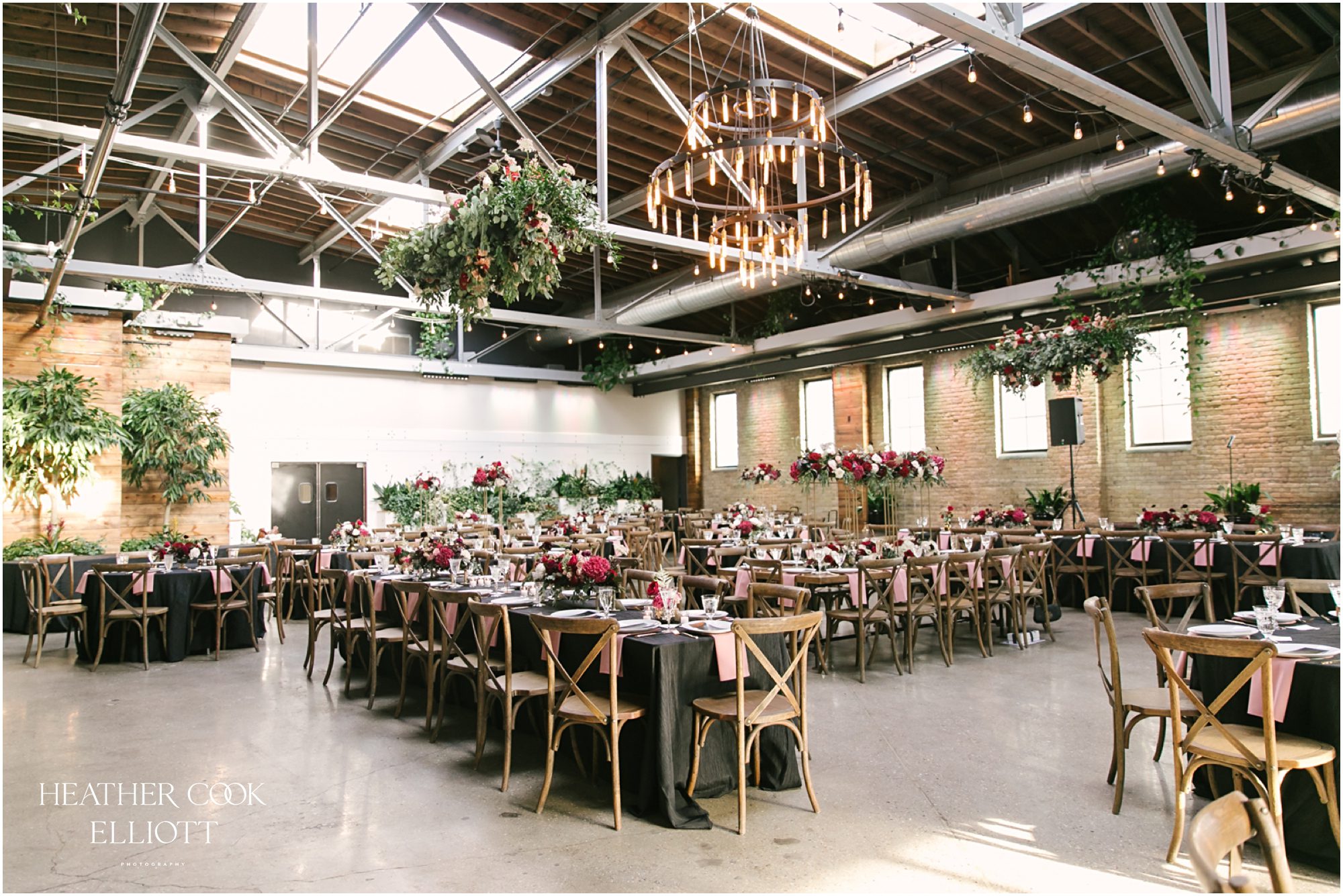 black and red blush wedding at the Ivy House