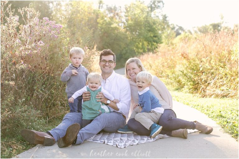 milwaukee wisconsin fall family photography in natural light