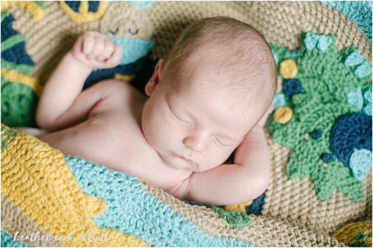 modern wisconsin newborn photography with crochet blanket
