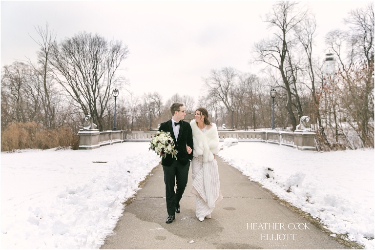 lake park winter wedding portraits