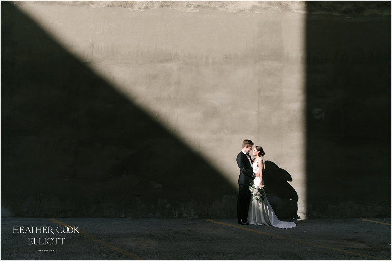 modern milwaukee wedding photography true to life colors