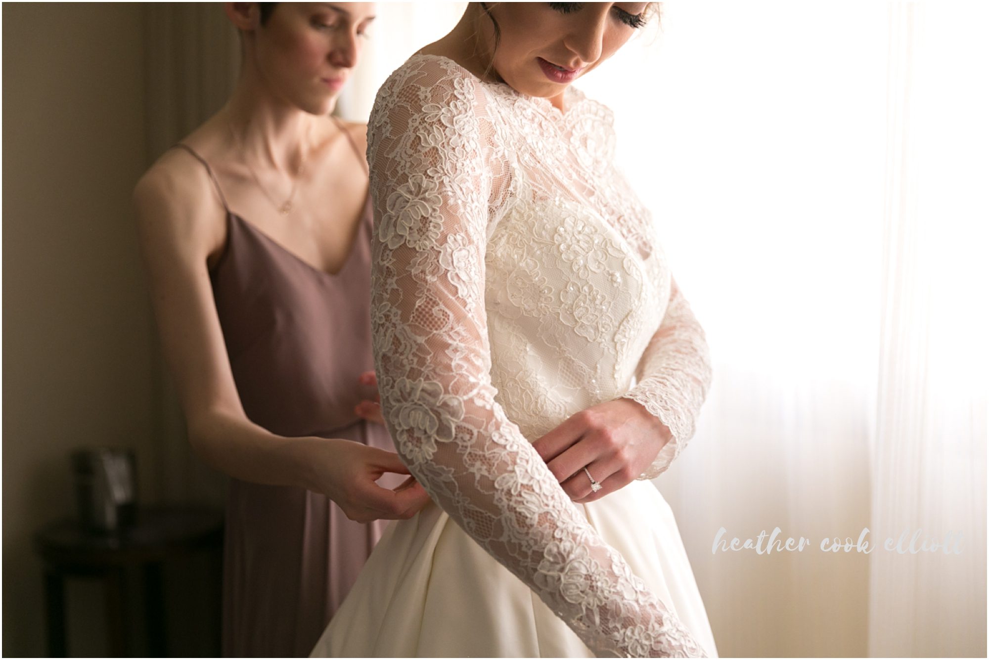 milwaukee wedding photography of getting ready