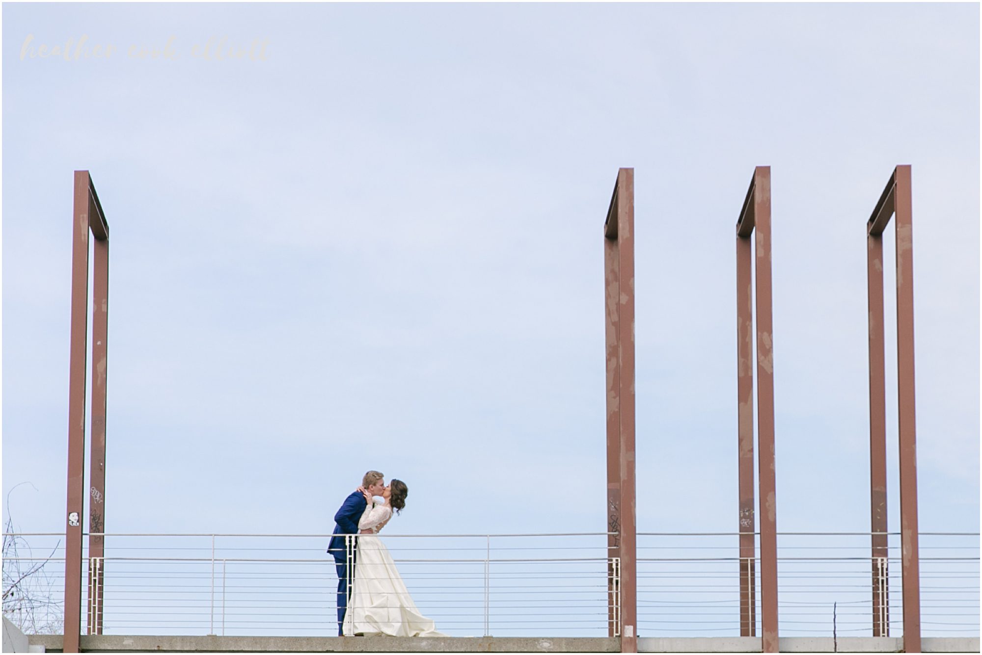 milwaukee wedding bridal portraits commerce street