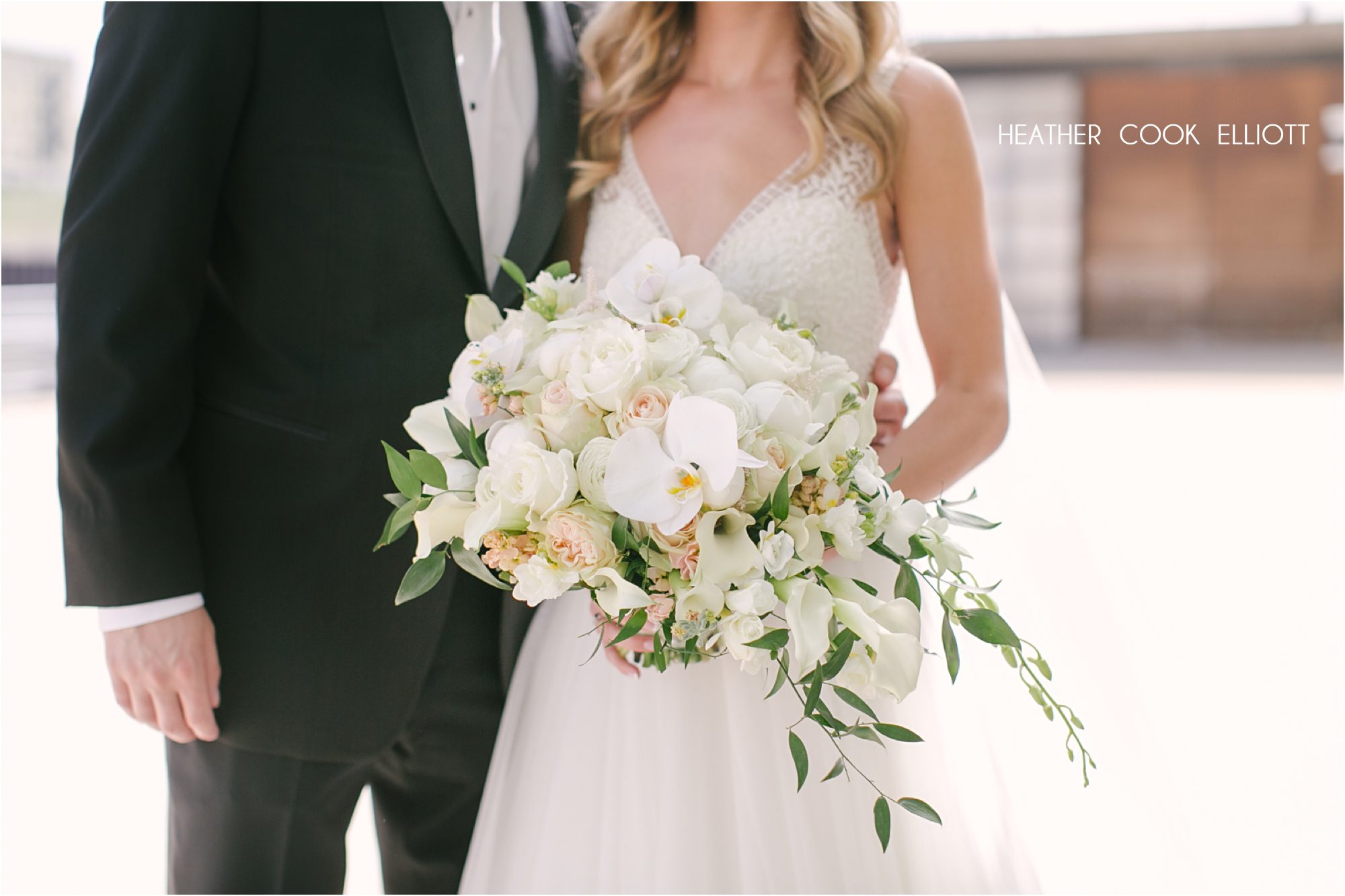 Milwaukee Art Museum Wedding Journeyman Hotel milwaukee spring wedding