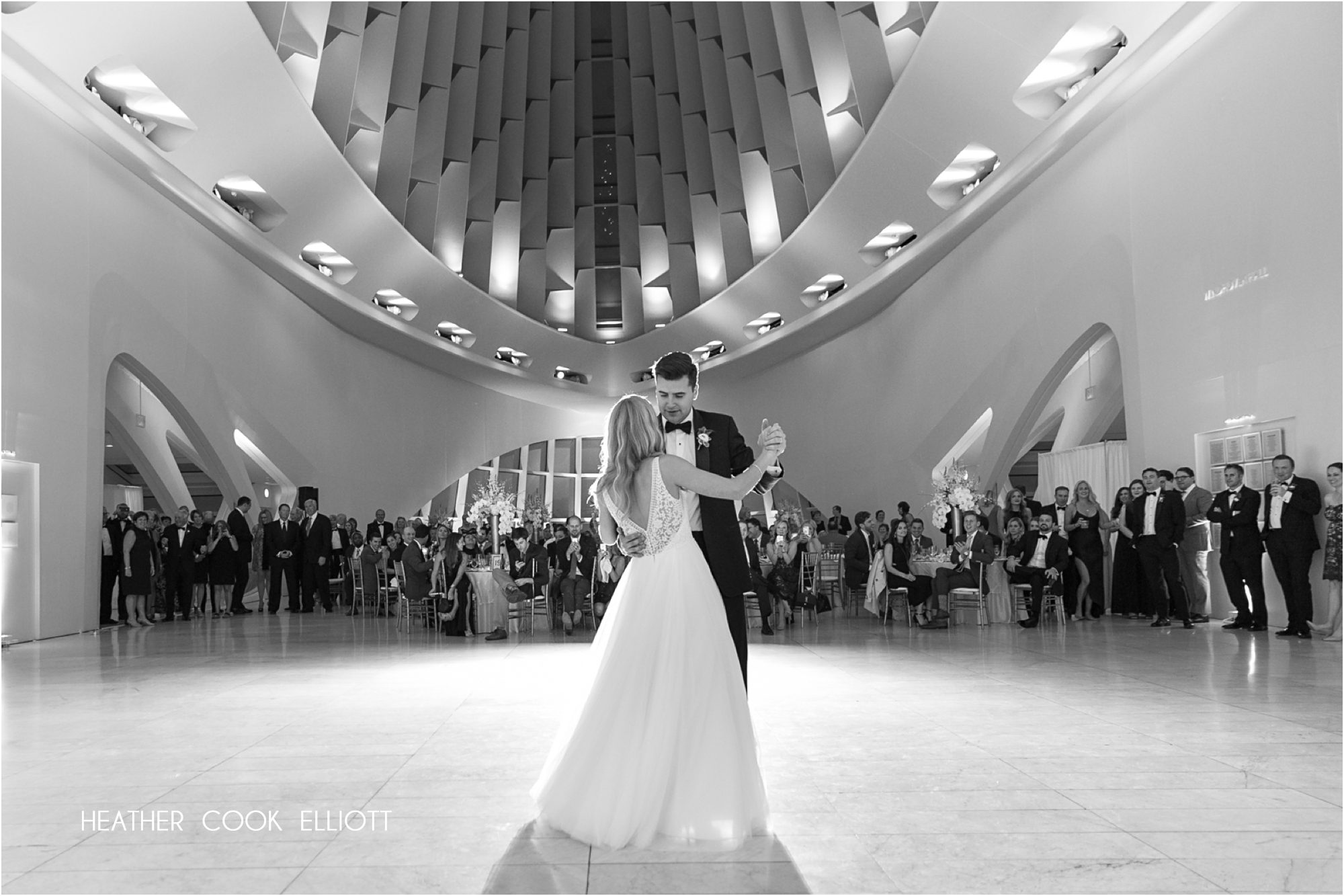 Milwaukee Art Museum Wedding reception dancing