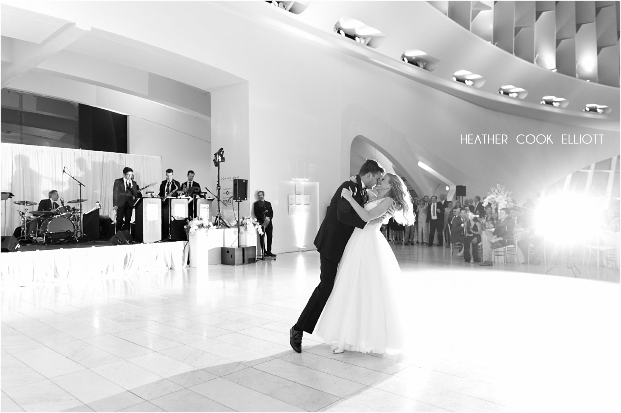 Milwaukee Art Museum Wedding reception dancing