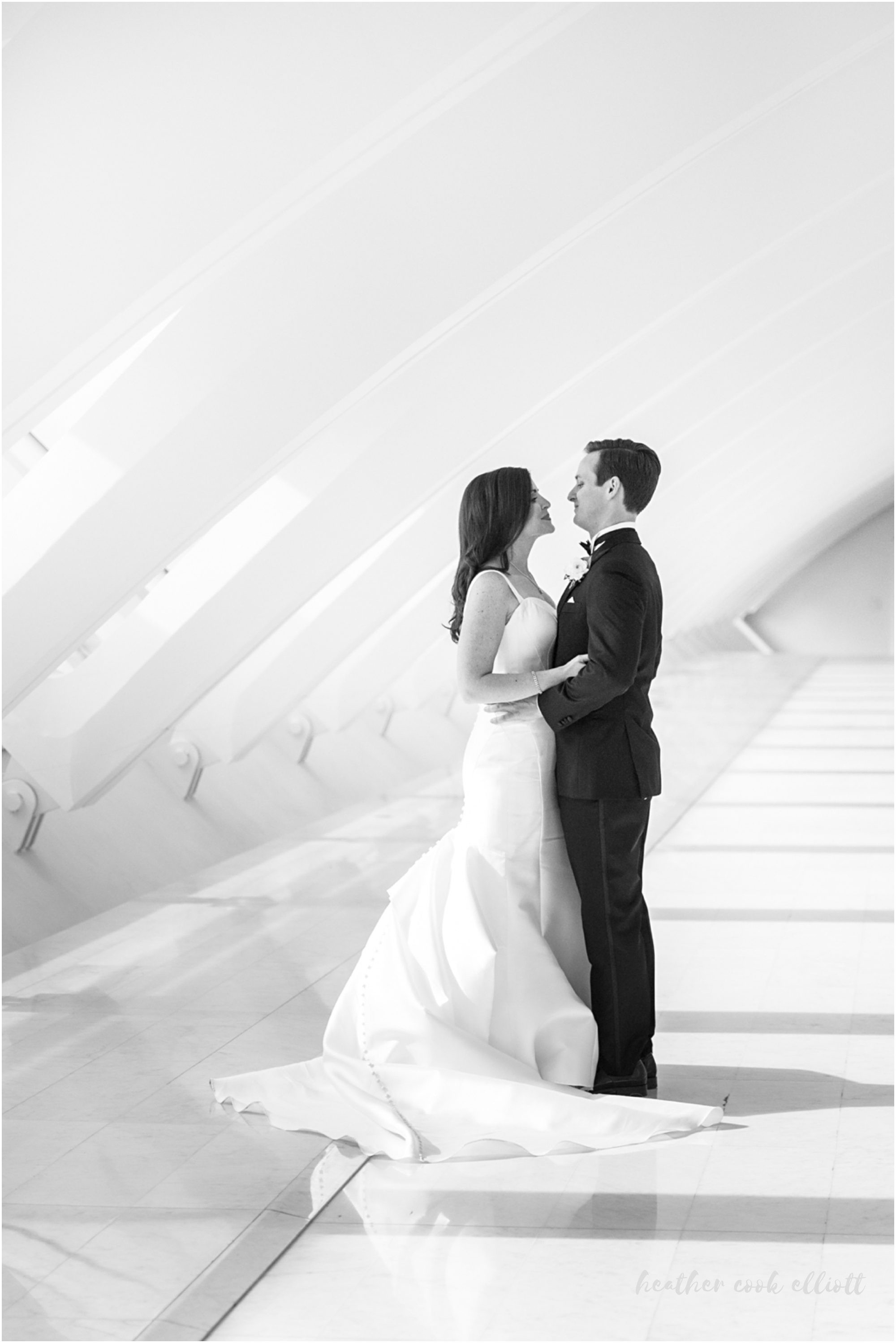 milwaukee art museum black and white wedding
