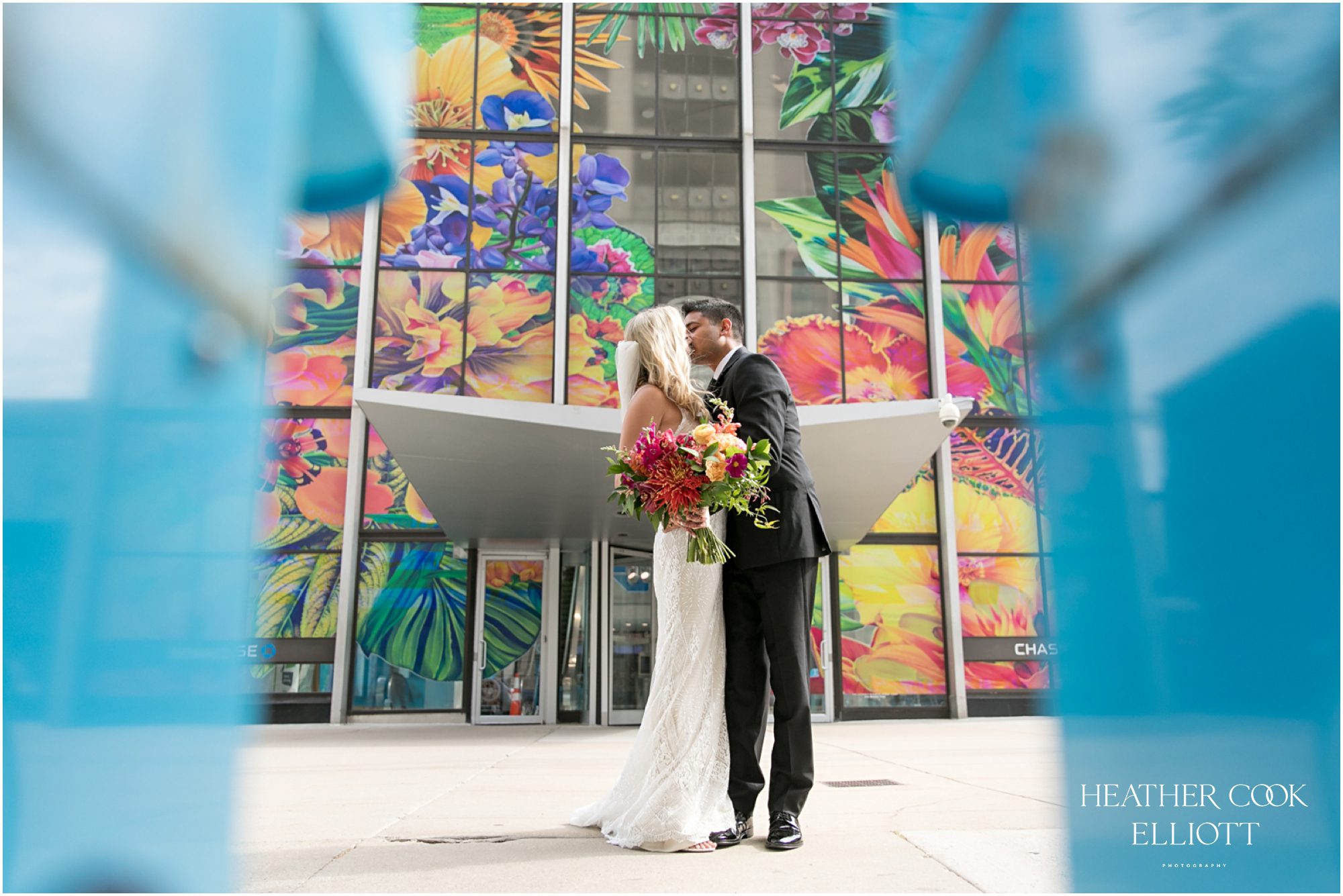 modern milwaukee wedding carlos rolon sculpture