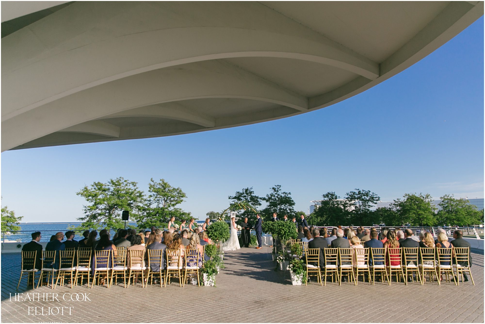 milwaukee art museum wedding on terrace