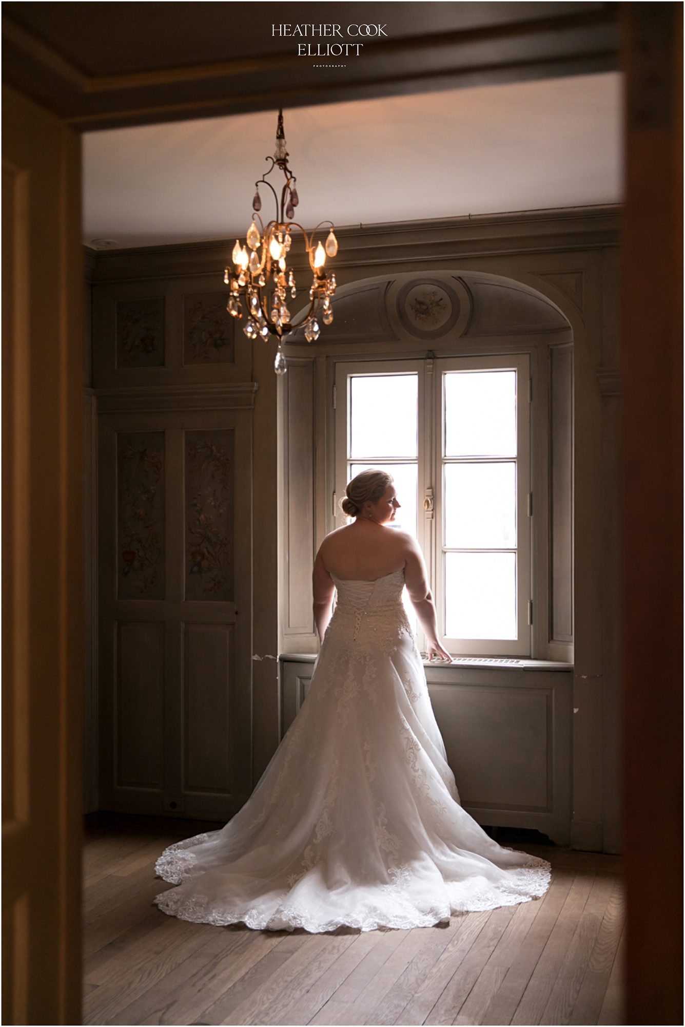 villa terrace bride getting ready