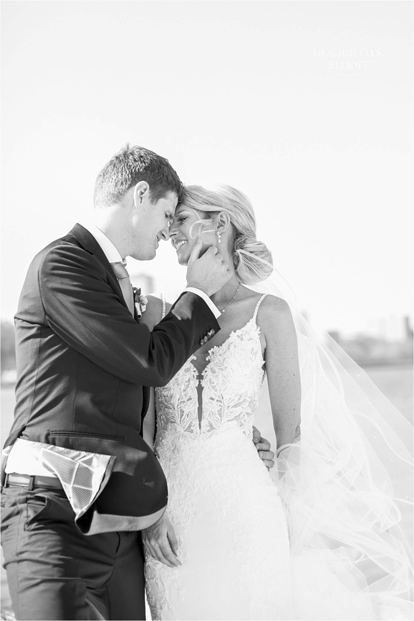 milwaukee lakefront wedding portraits