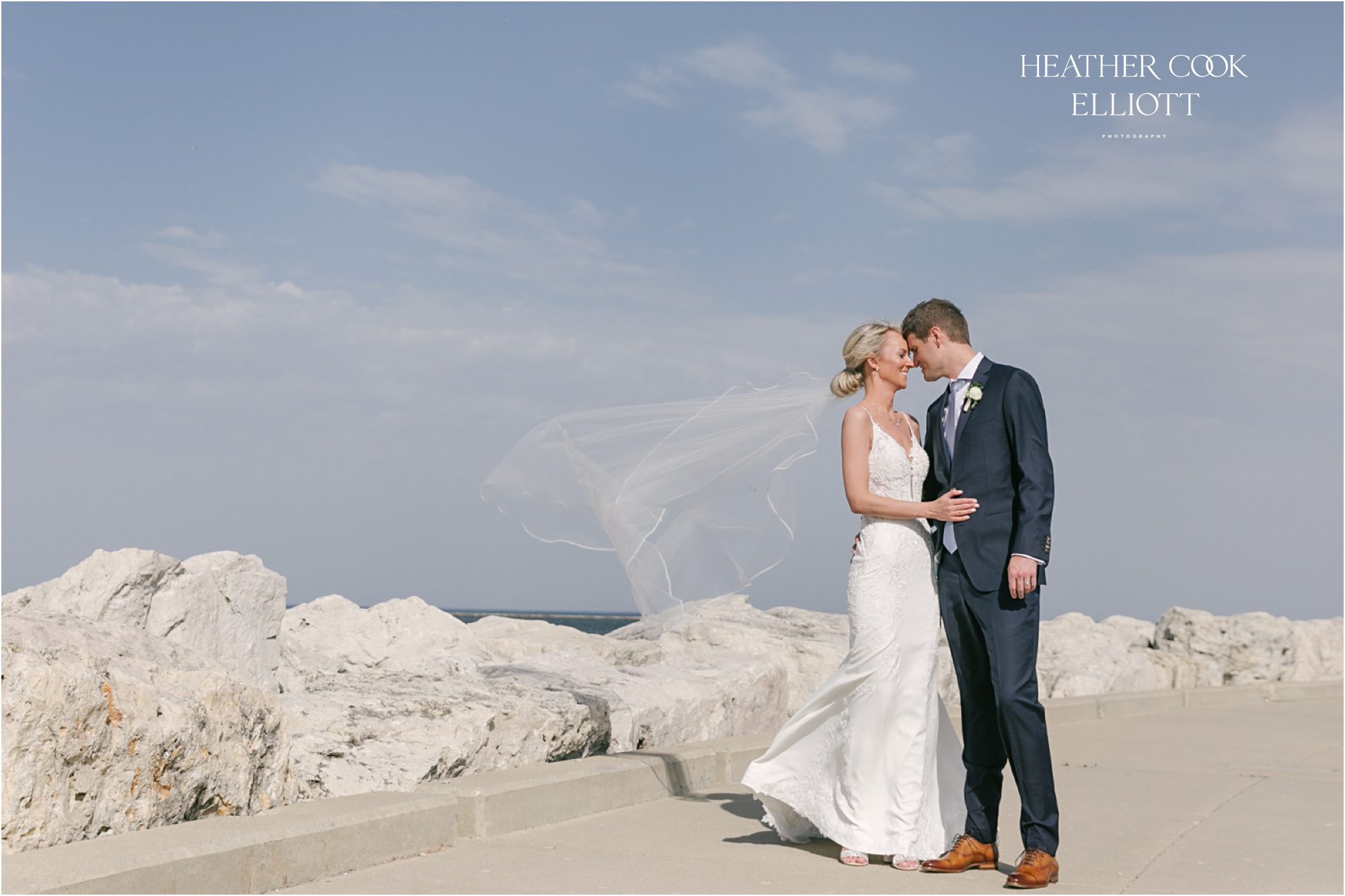 milwaukee lakefront wedding portraits