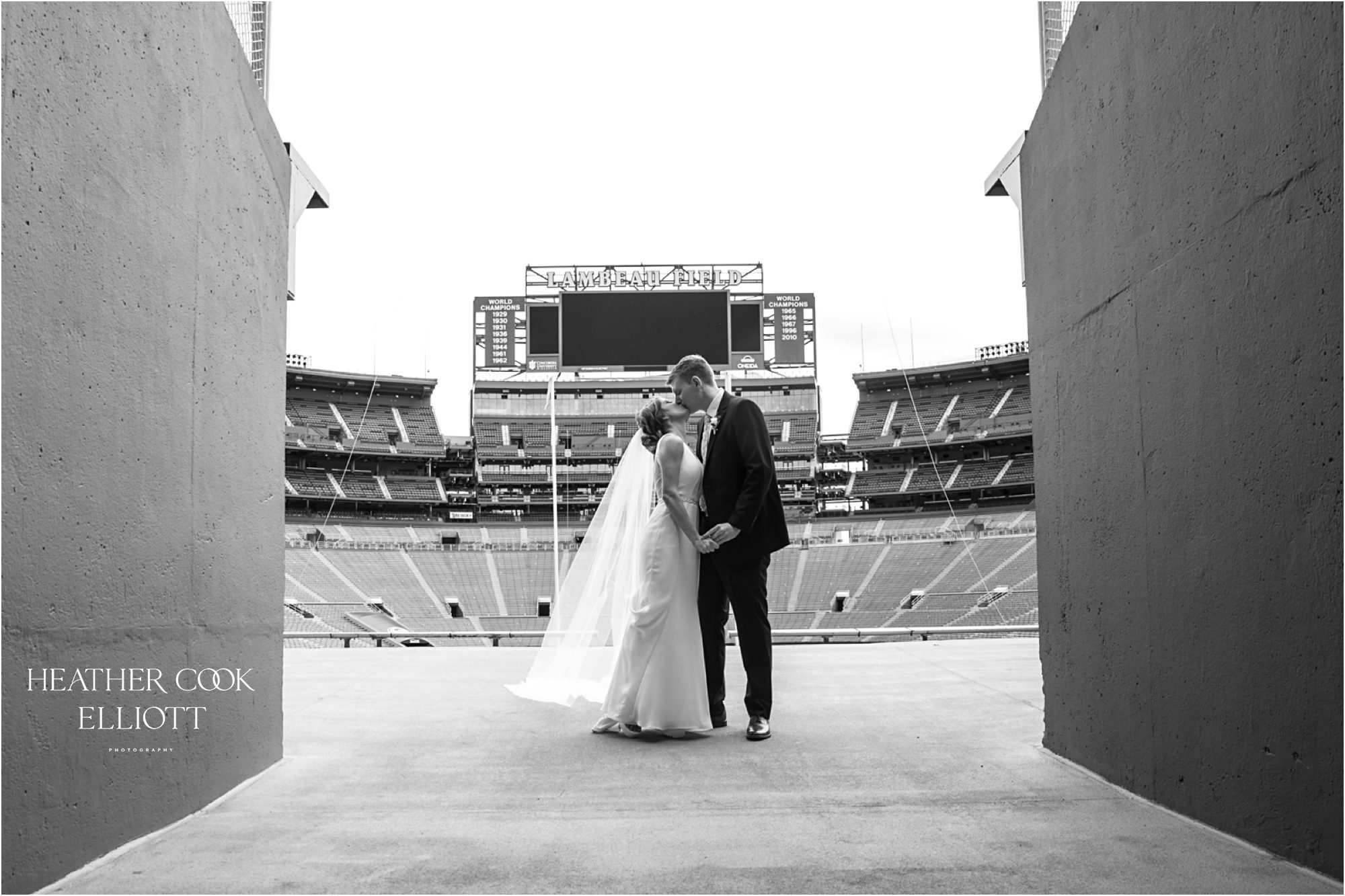bridal party portrait at lambeau field