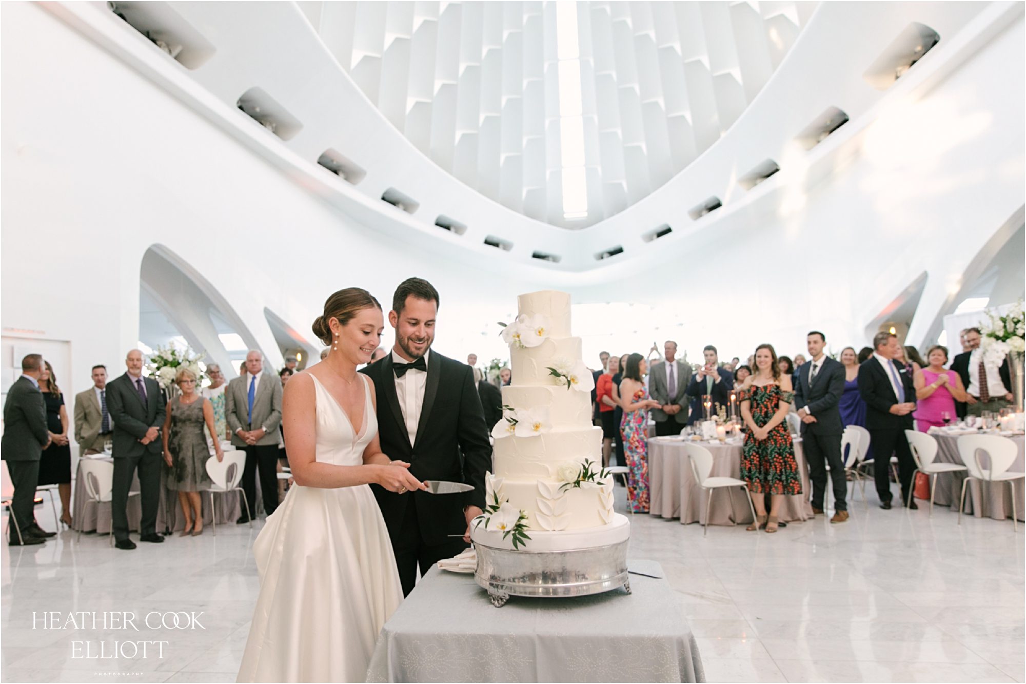 milwaukee art museum summer wedding reception 