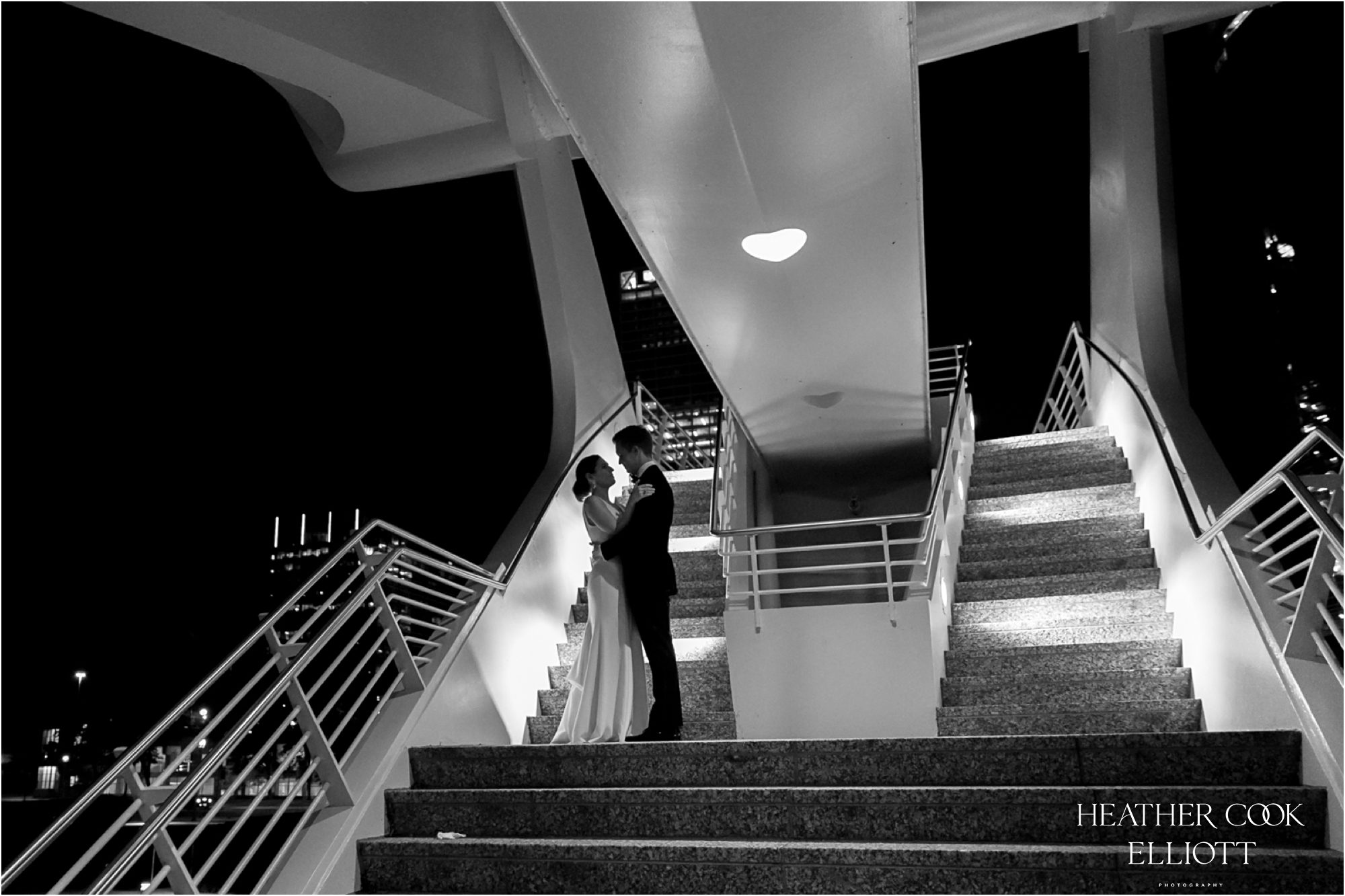 milwaukee art museum at night wedding