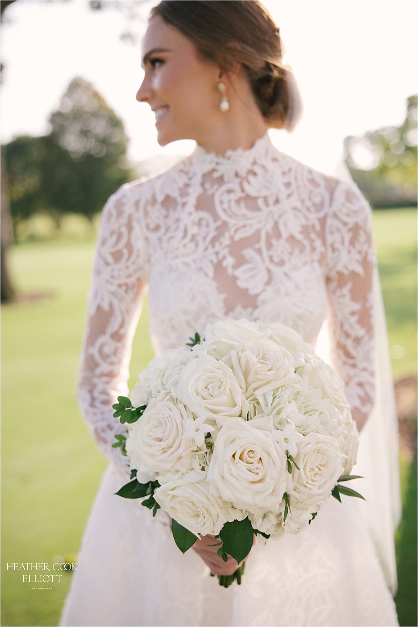 river hills wisconsin milwaukee country club luxury wedding monique lhuillier