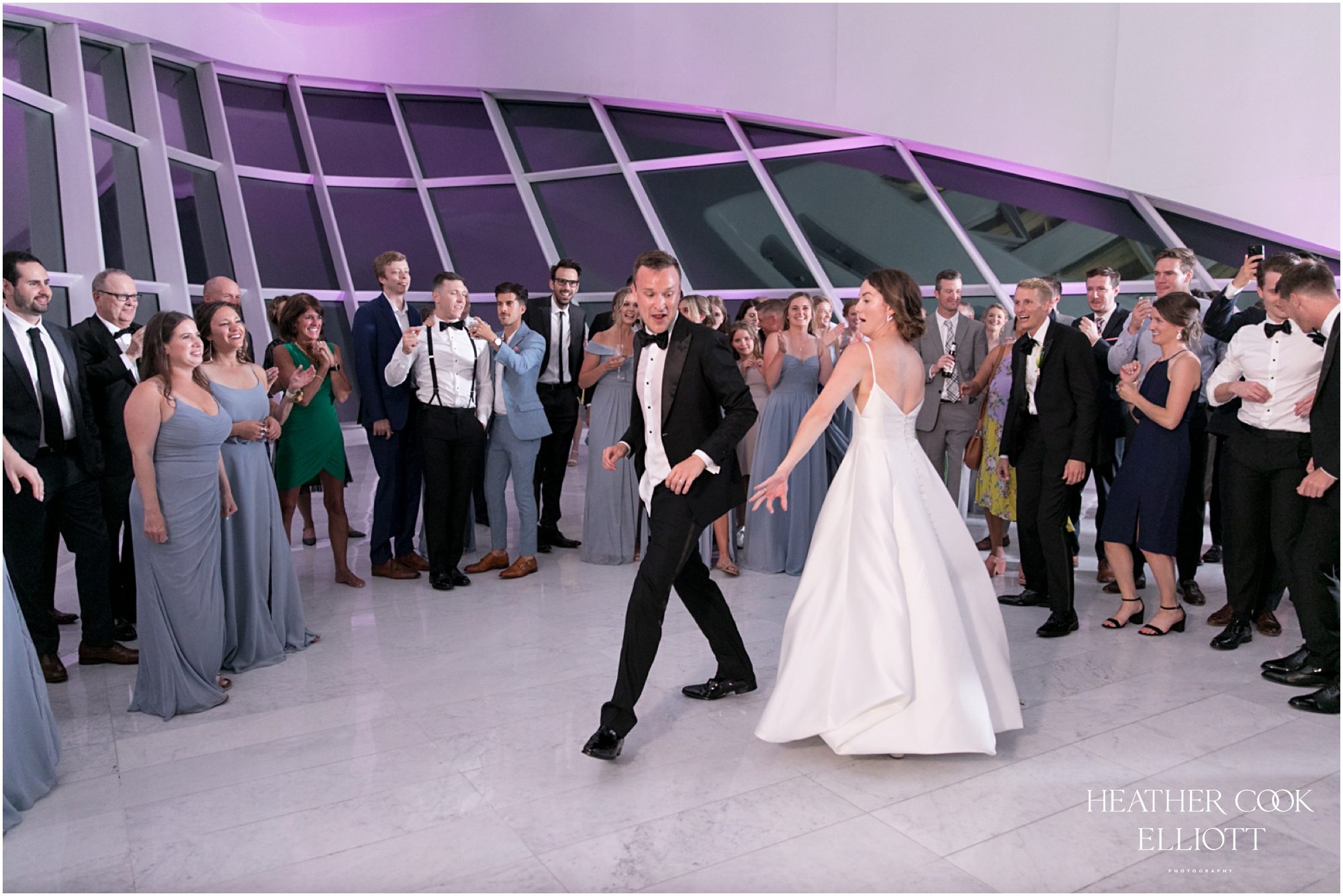milwaukee art museum wedding dancing