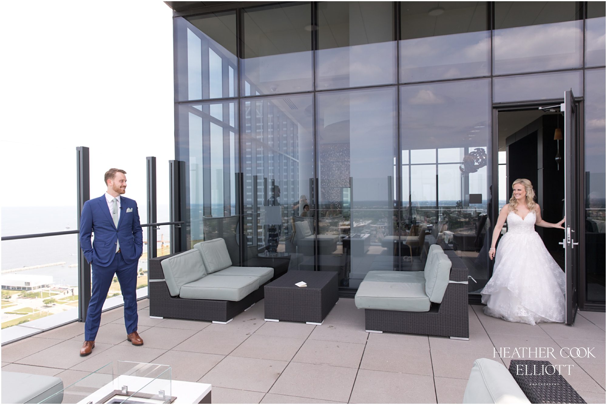 milwaukee rooftop first look wedding