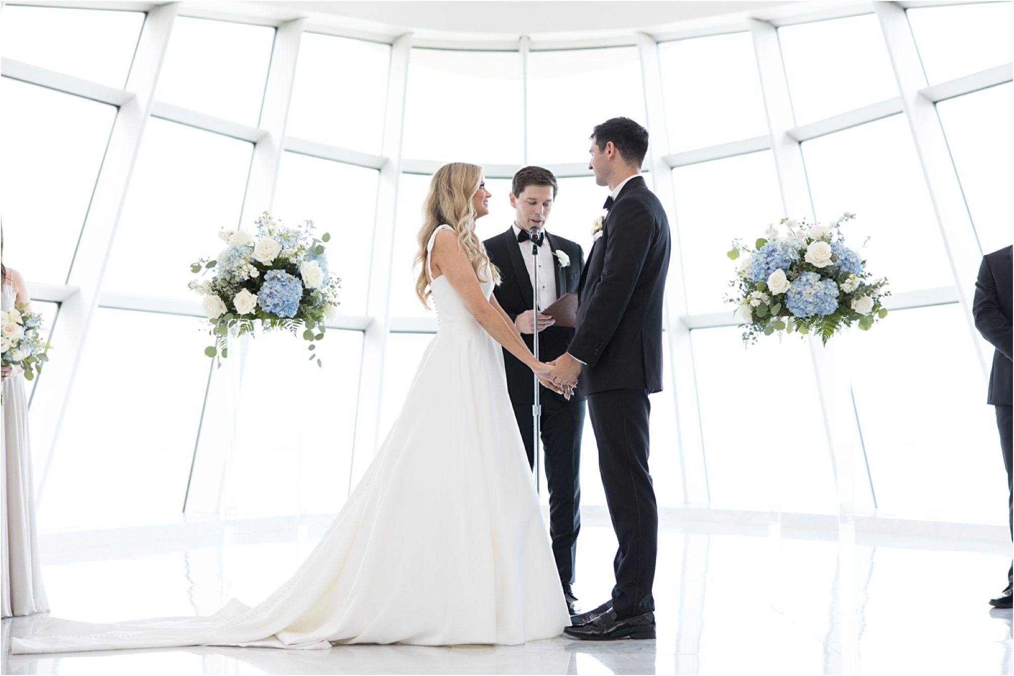 milwaukee art museum wedding ceremony windhover hall
