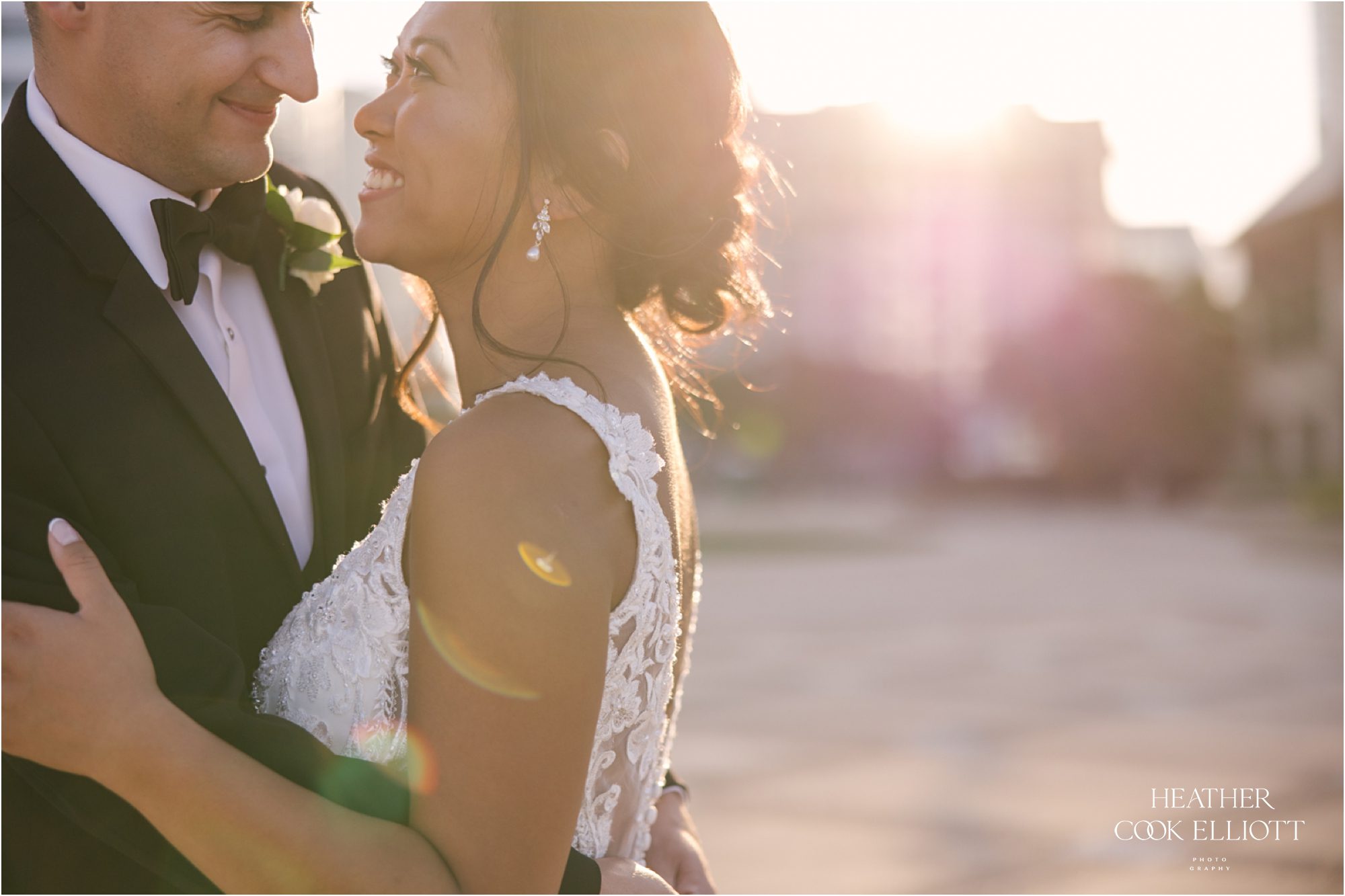 milwaukee art museum golden hour wedding portraits